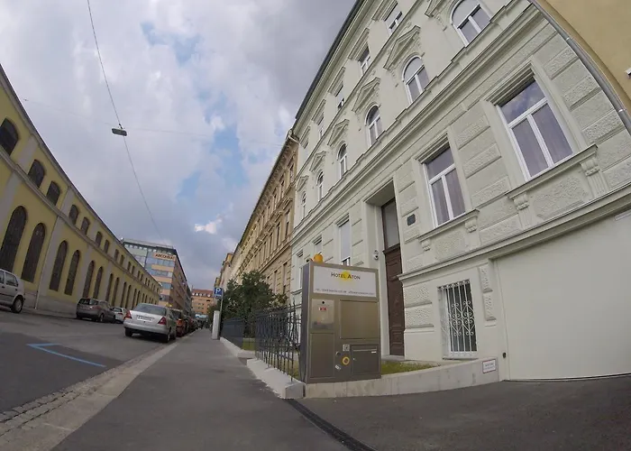 Готель Aton Грац