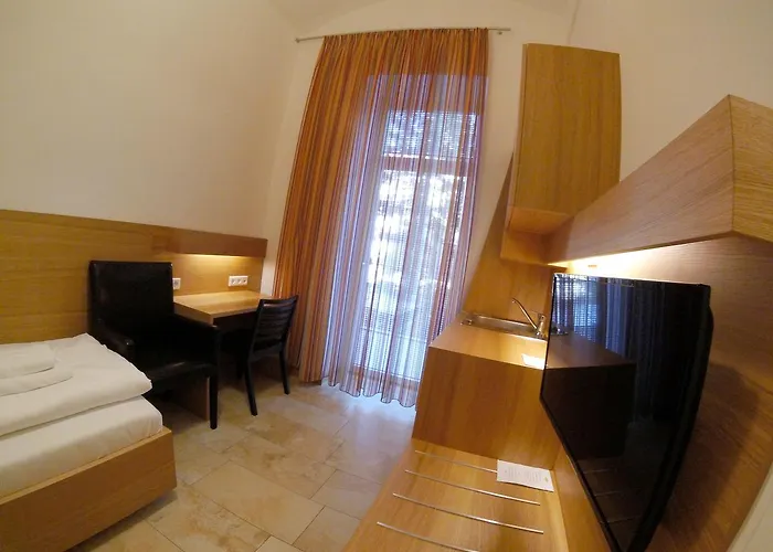 Aton Готель Грац