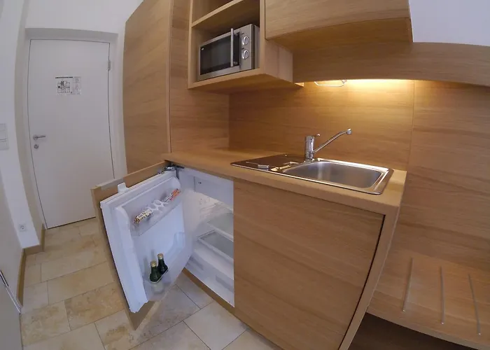 Готель Aton Грац